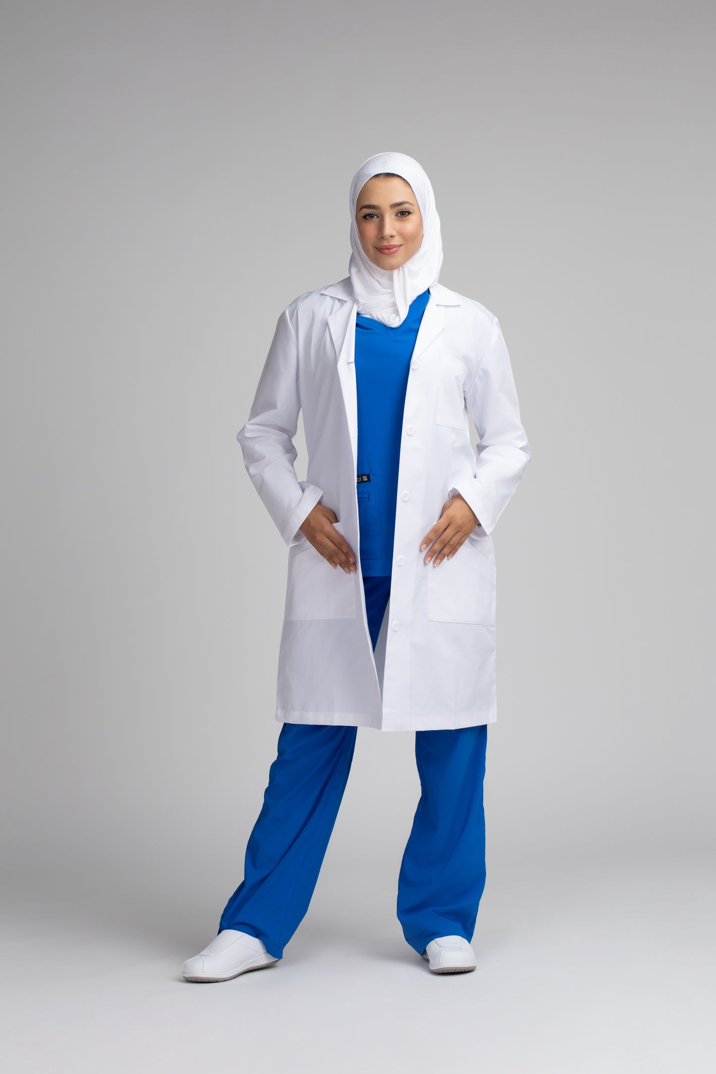 Yara Women's Slim Fit Labcoat