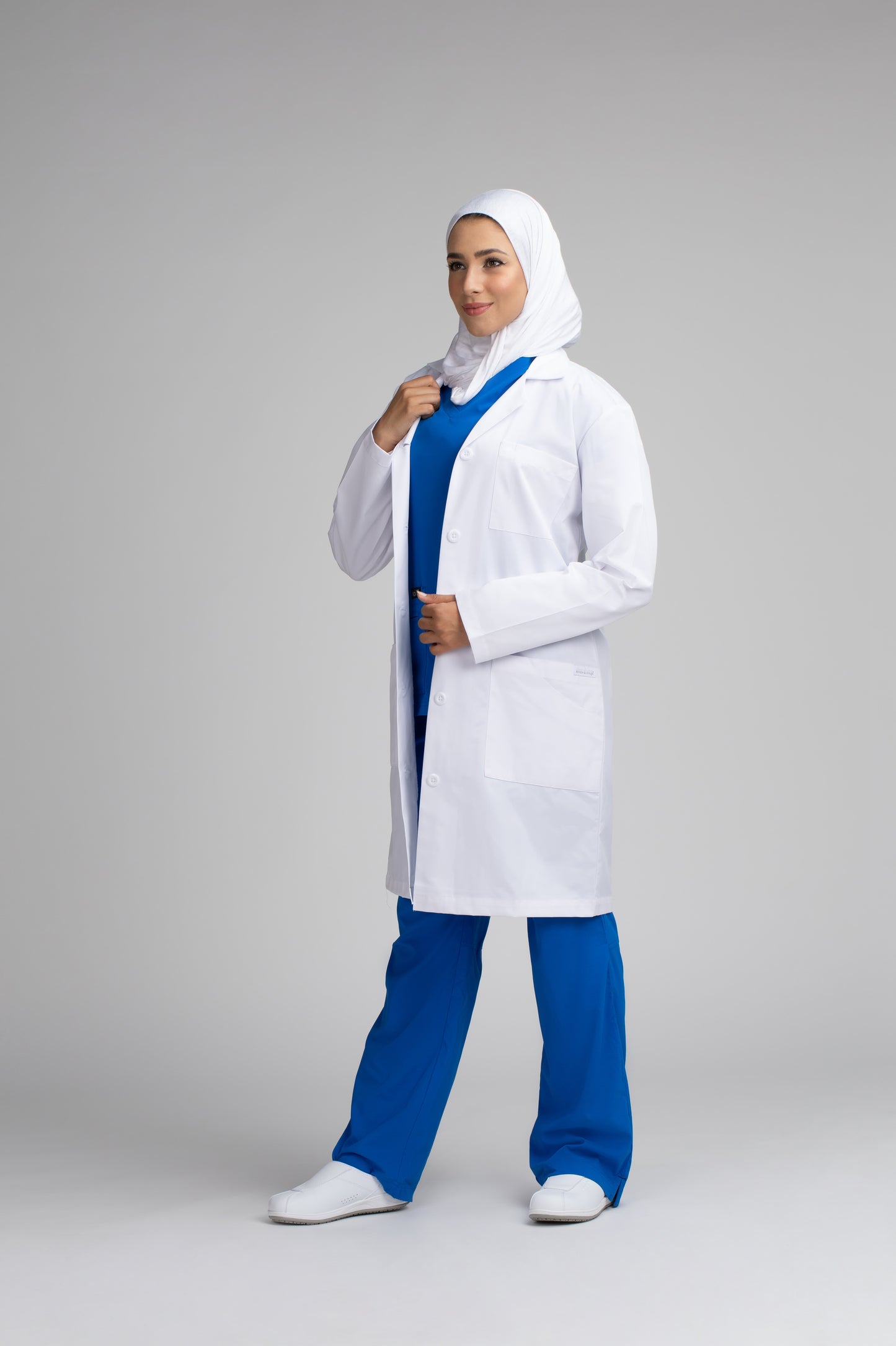 Yara Classic Women's Slim Fit Labcoat