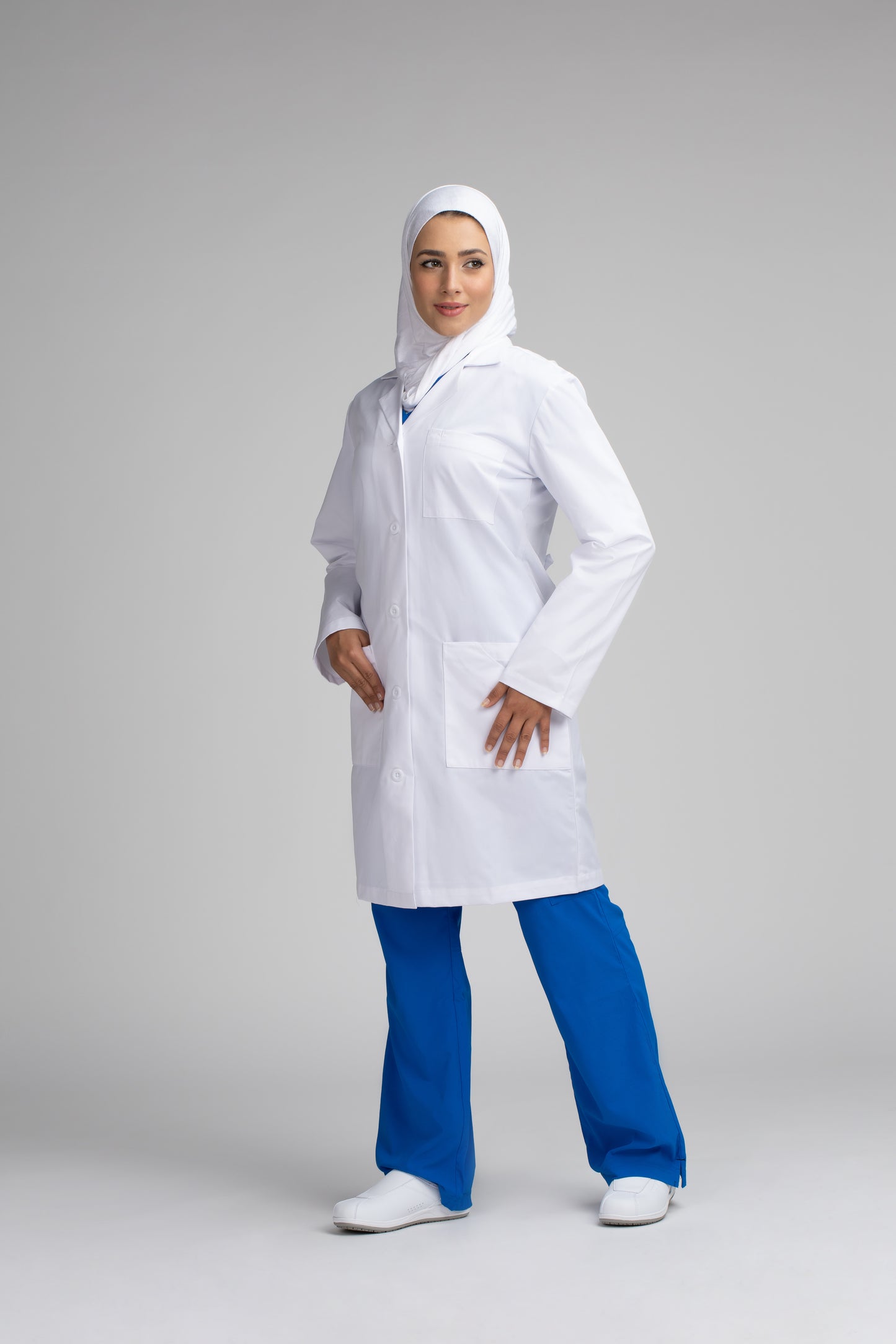 Yara Women's Slim Fit Labcoat