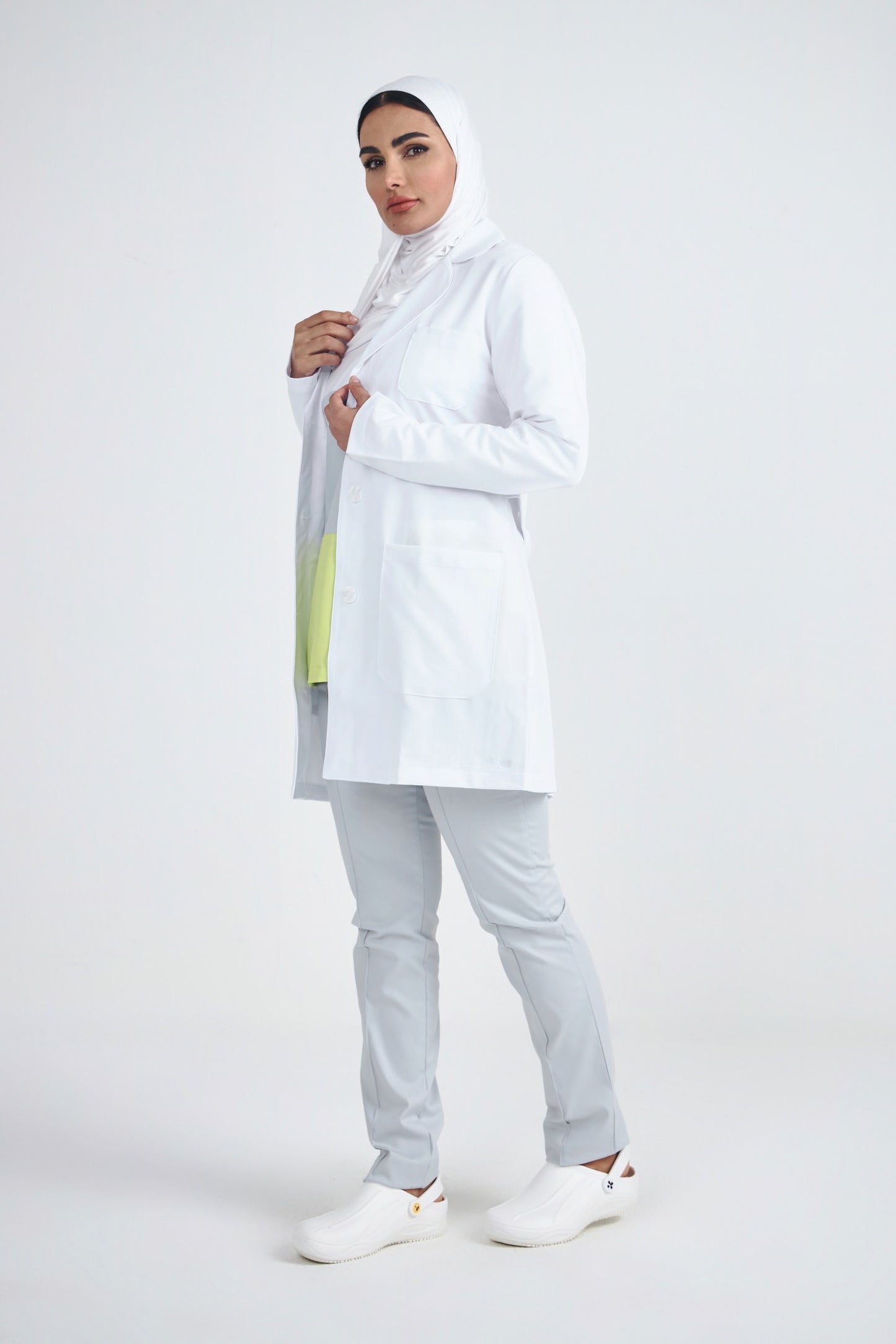 Grey's Anatomy Signature Women's 32" Labcoat 2405