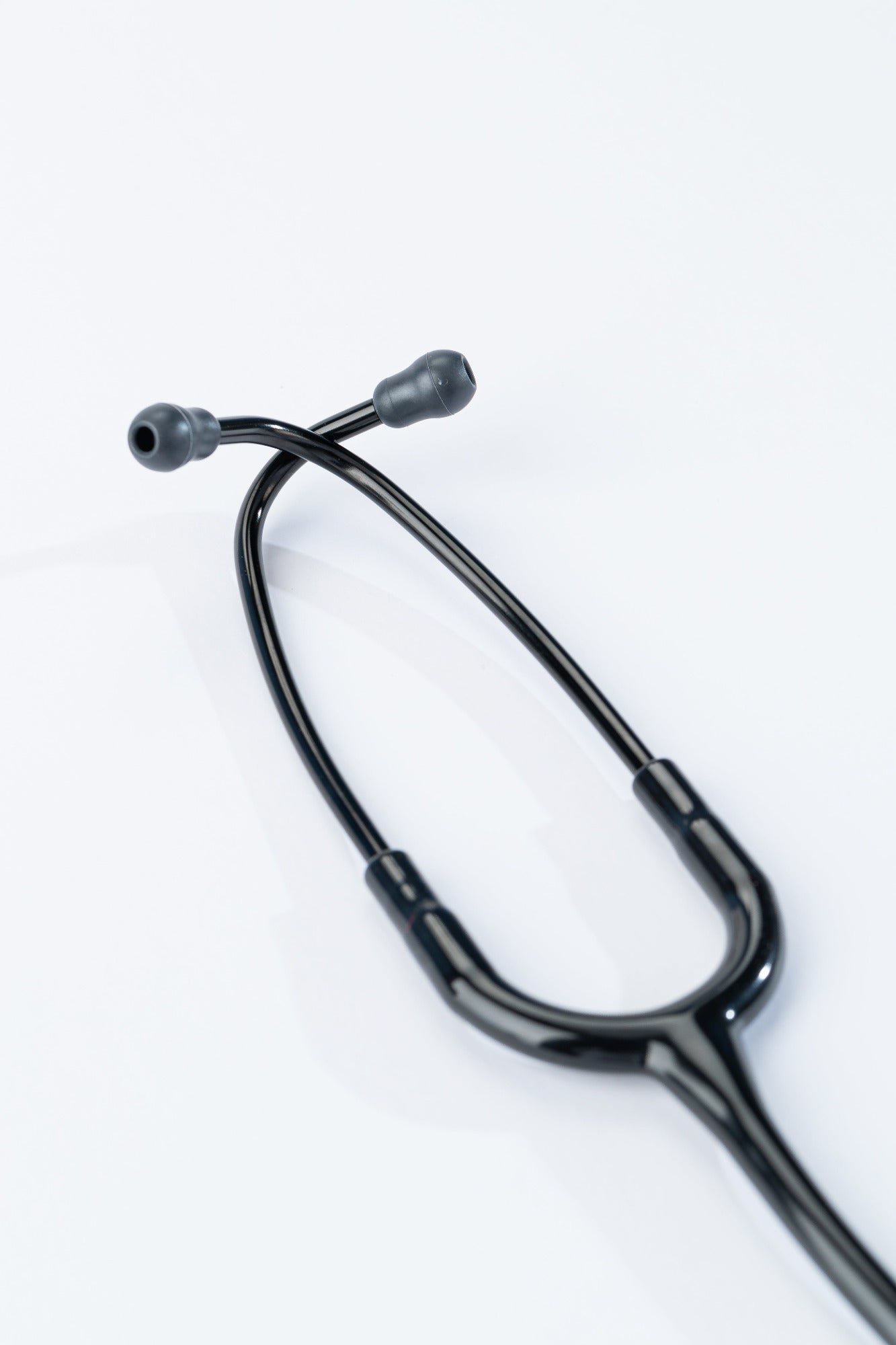 3M Littmann Classic III Monitoring Stethoscope Rainbow Finish Chest piece Black Tube 27 inch 5870
