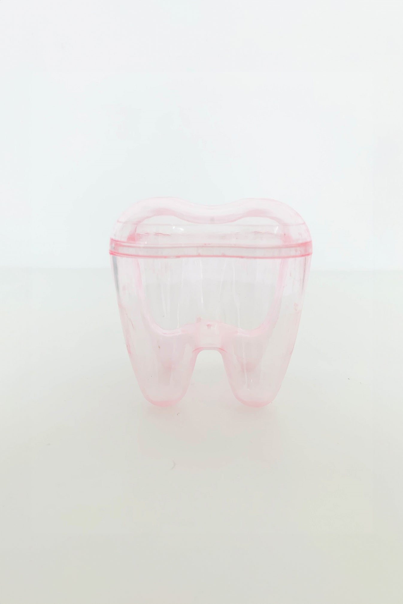 صندوق أسنان صغير وردي