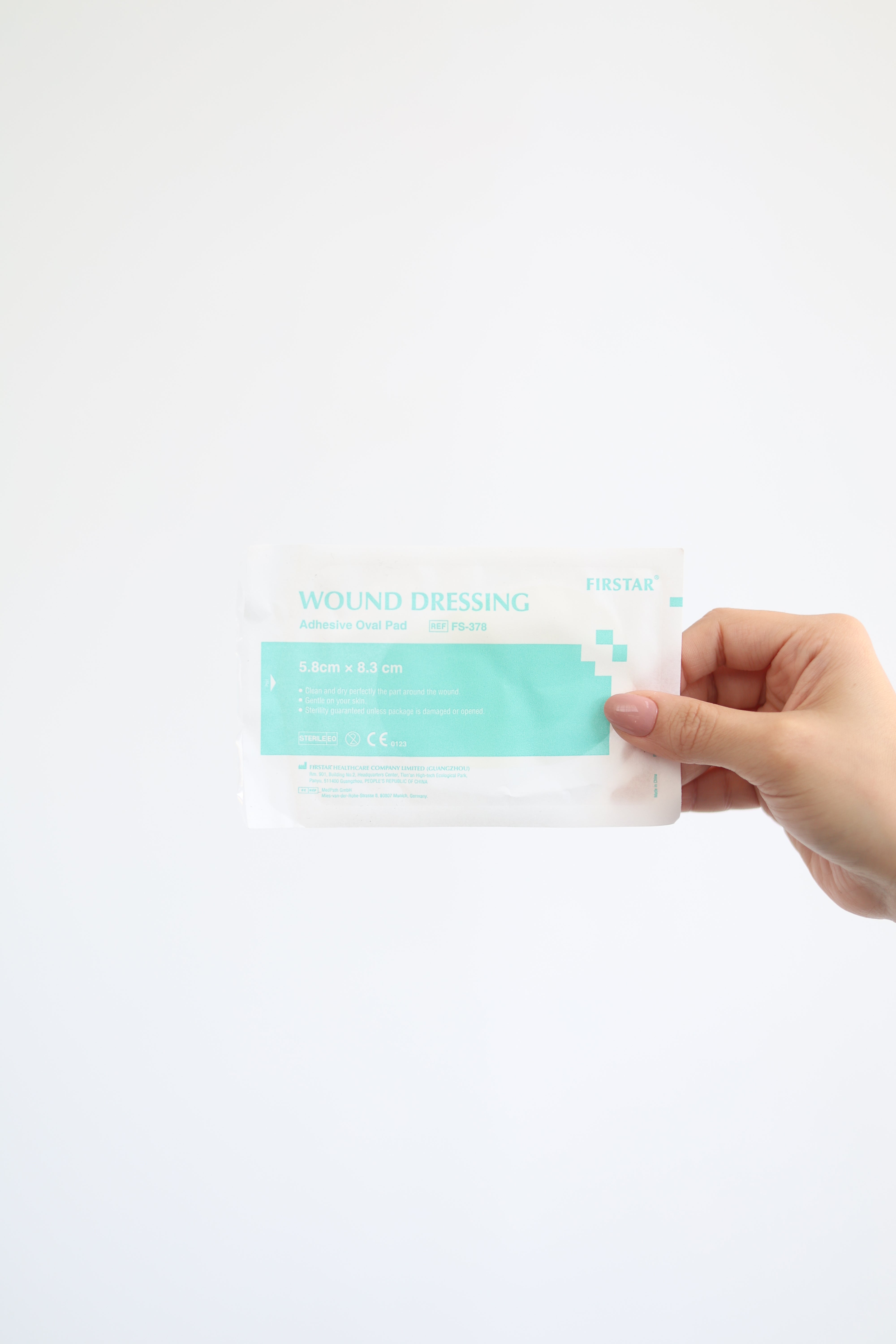 files-medical-emergency-essential-first-aid-kit-11th-view-jpg