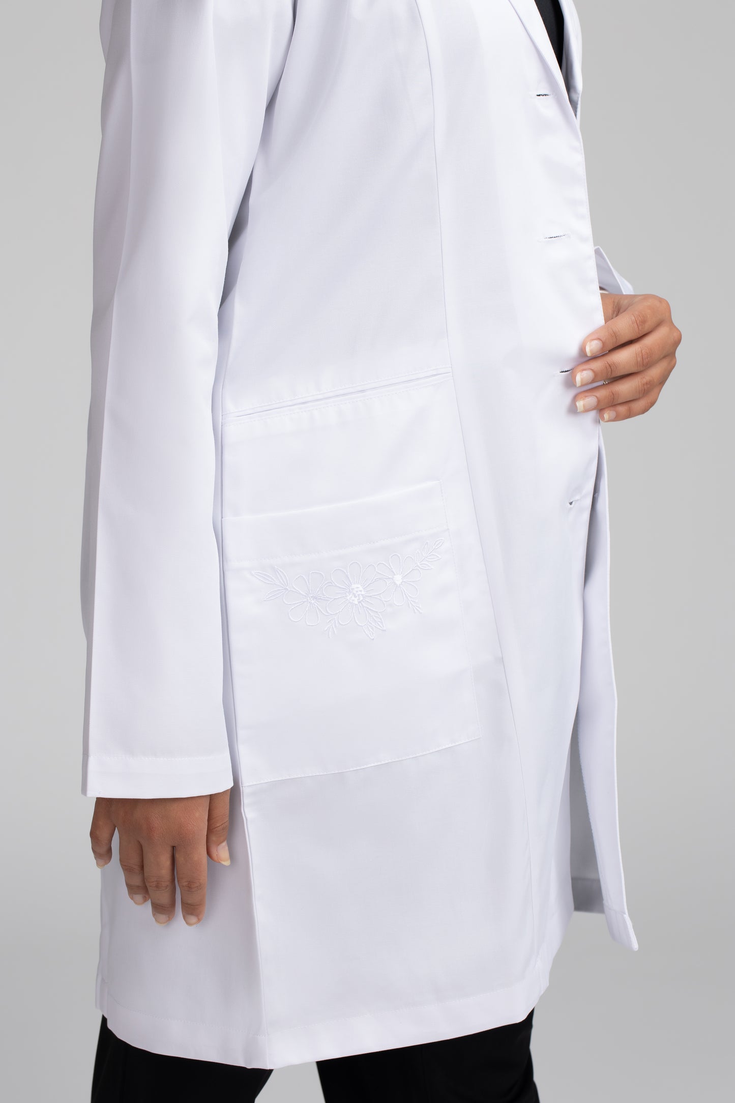 Narjes Women's Embroidered Labcoat