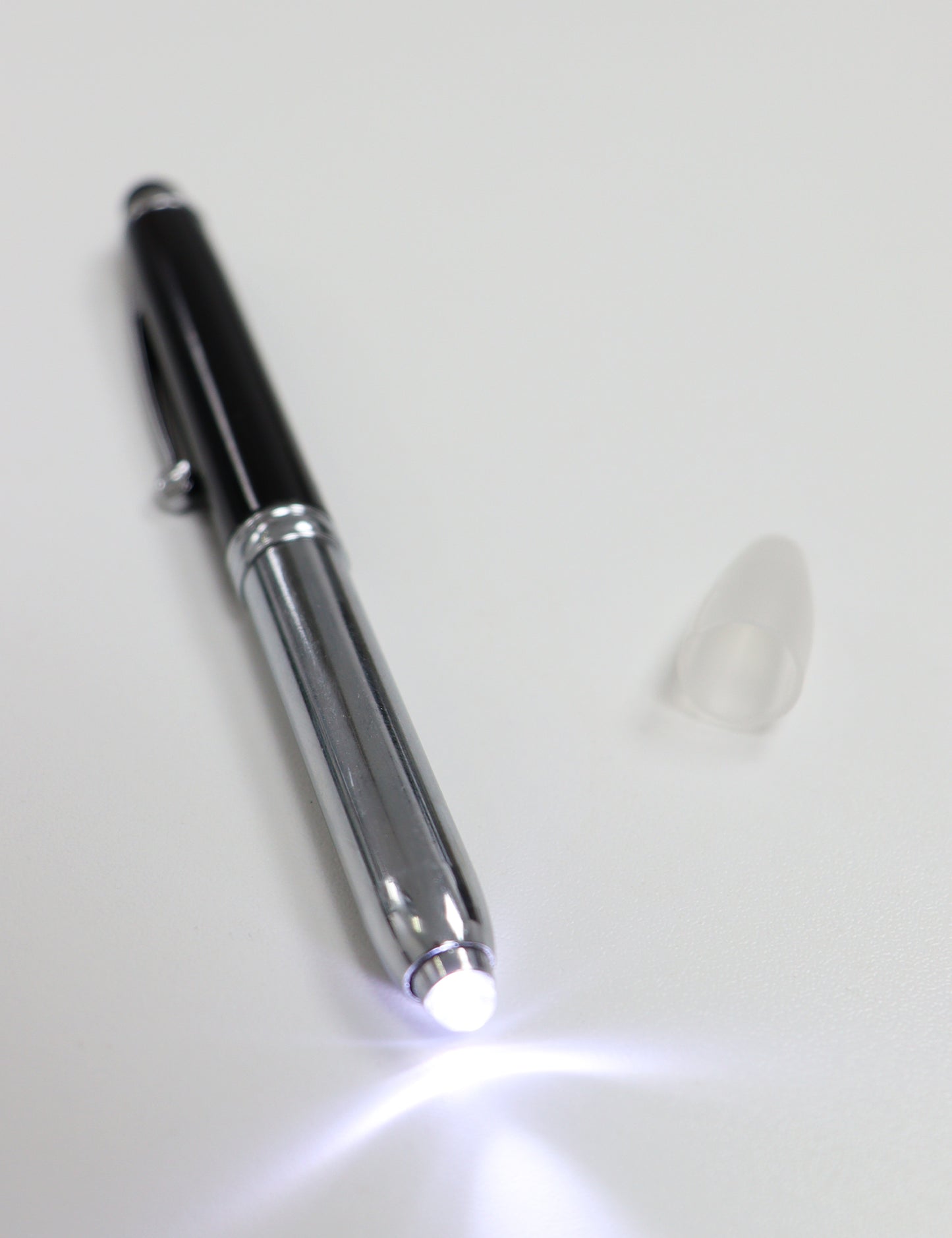 Stylus 3 in 1 Multi Utility Pen Light
