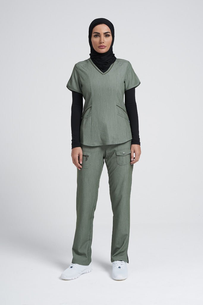 ادار برو - مجموعة اسكرب حديث للنساء برقبة على شكل حرف V P7002-P4100