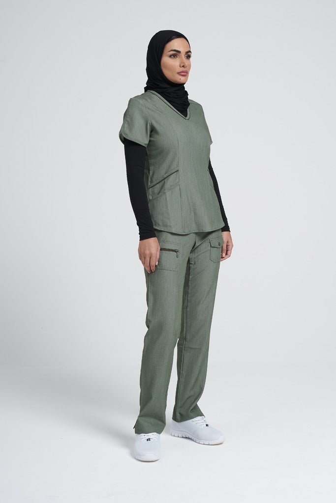 ادار برو - مجموعة اسكرب حديث للنساء برقبة على شكل حرف V P7002-P4100