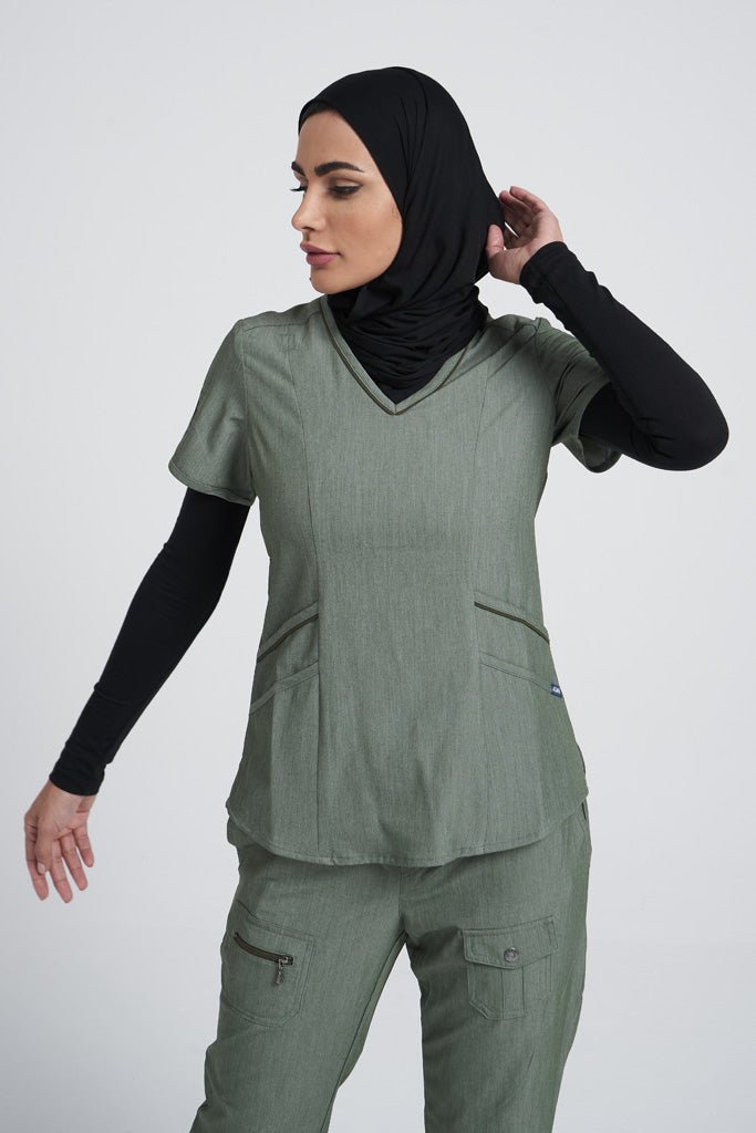 ادار برو - مجموعة اسكرب حديث للنساء برقبة على شكل حرف V P7002-P4100