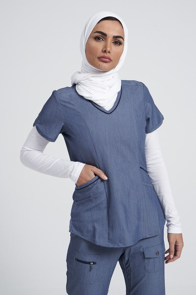 ادار برو - مجموعة اسكرب حديث للنساء برقبة على شكل حرف V P7002-P4100