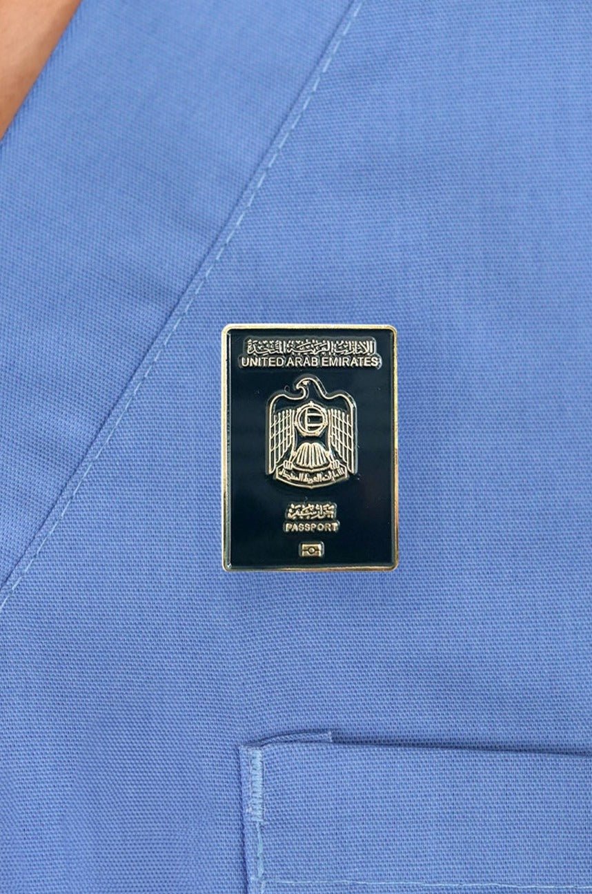 دبوس جواز السفر الإمارتي مع قفل مغناطيسي