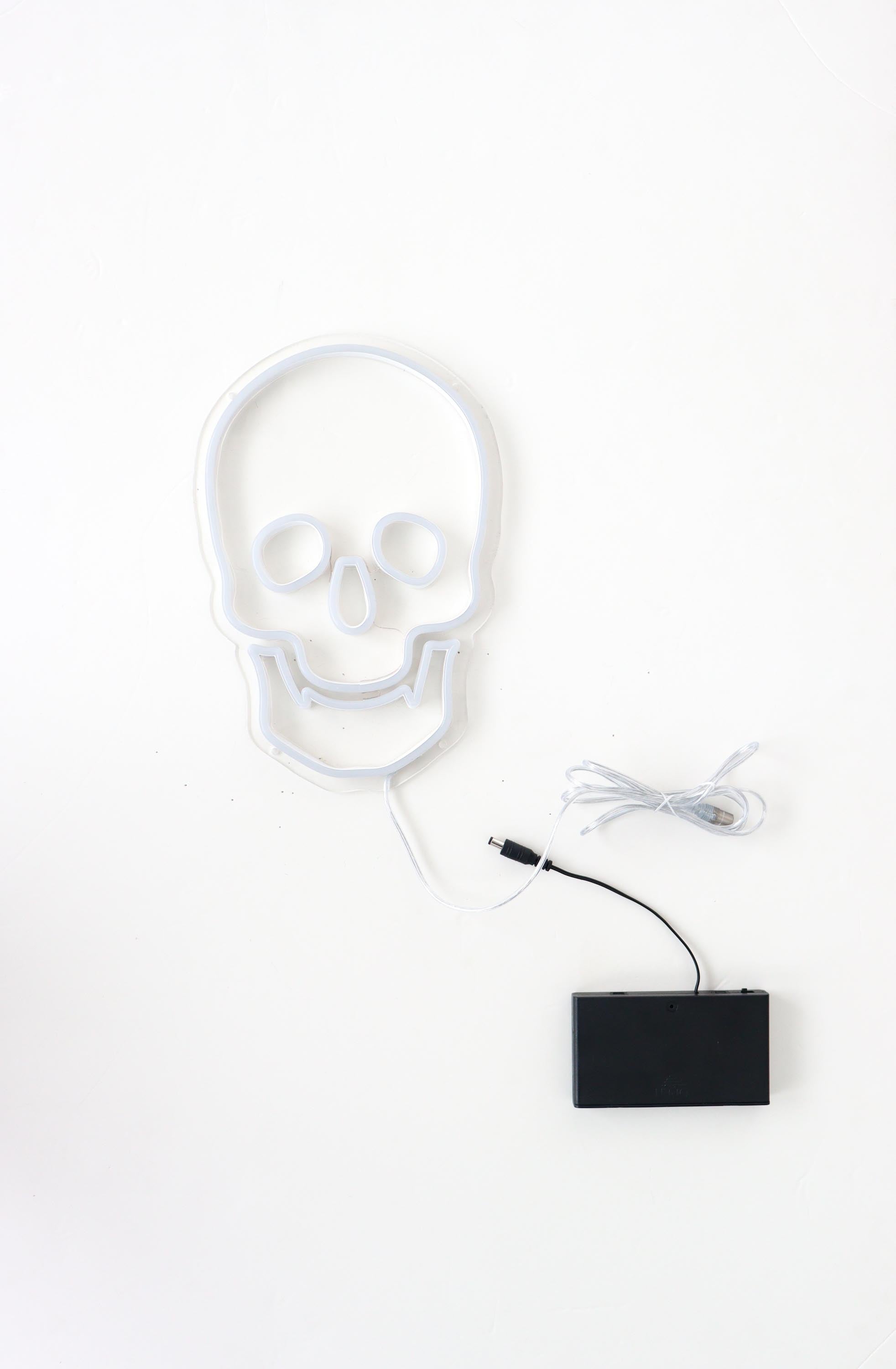 products-anatomy-skull-shaped-neon-light-second-view-jpg