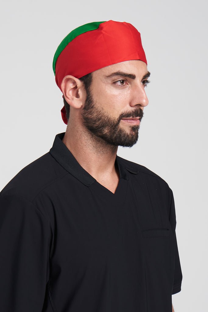 قبعة جراحية مع علم الإمارات العربية المتحدة